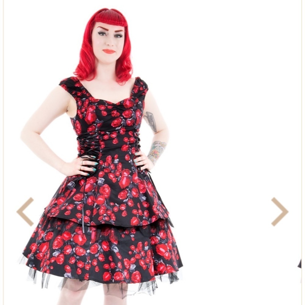 Hearts & Roses Briar Rose Valentineโs Black Red Corset Dress